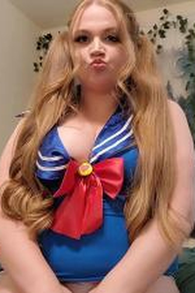 Sailor Gains - Screenshot 1 of 4 - BBW