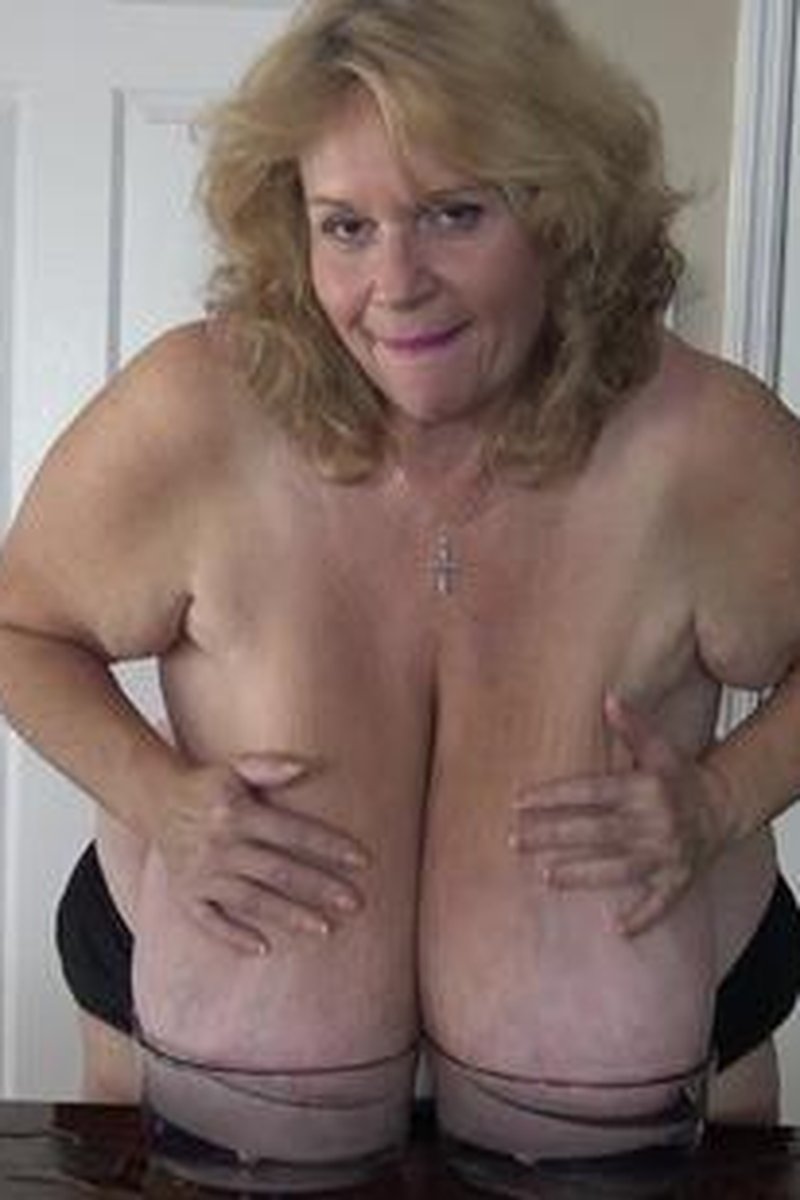 Big Tits In Water Bowls - Screenshot 1 of 4 - BBW