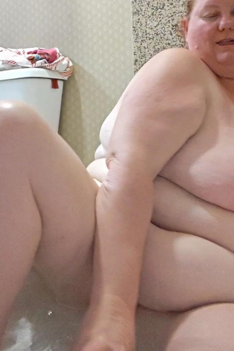 Tub Fun - Screenshot 1 of 4 - BBW