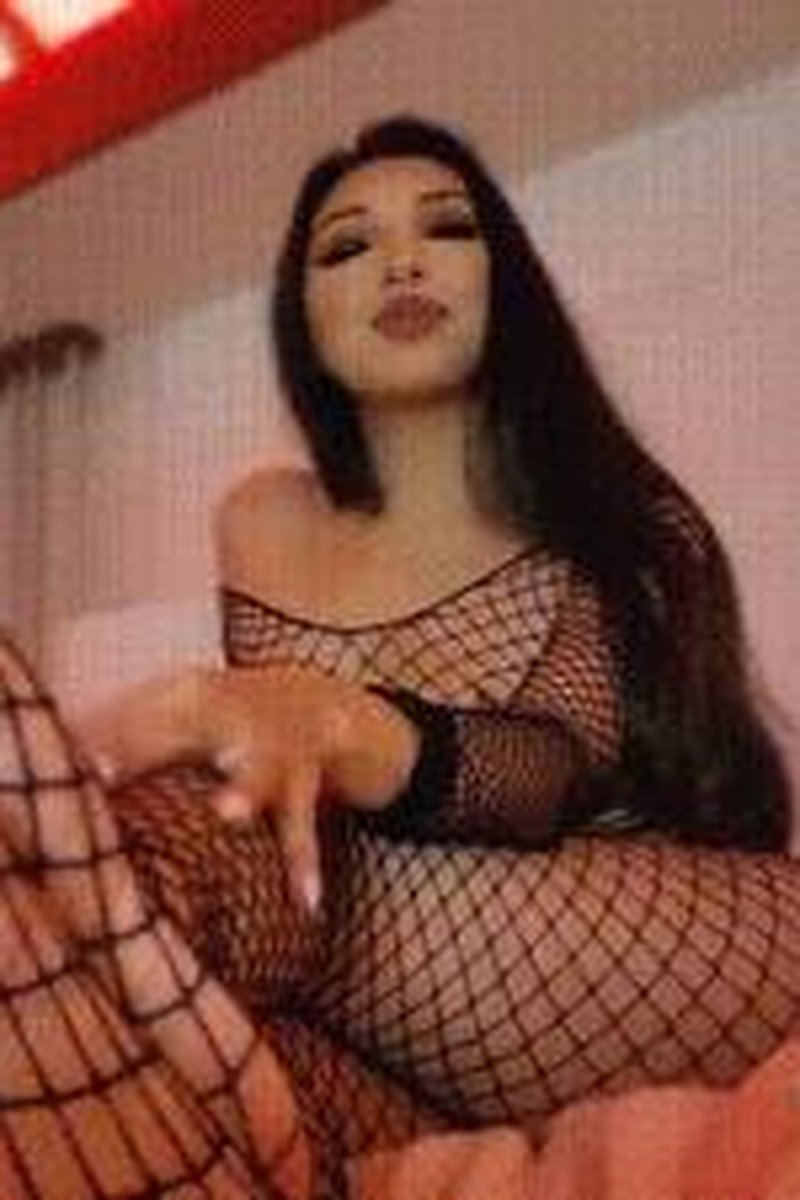 Fair Trade - Screenshot 1 of 4 - Femdom