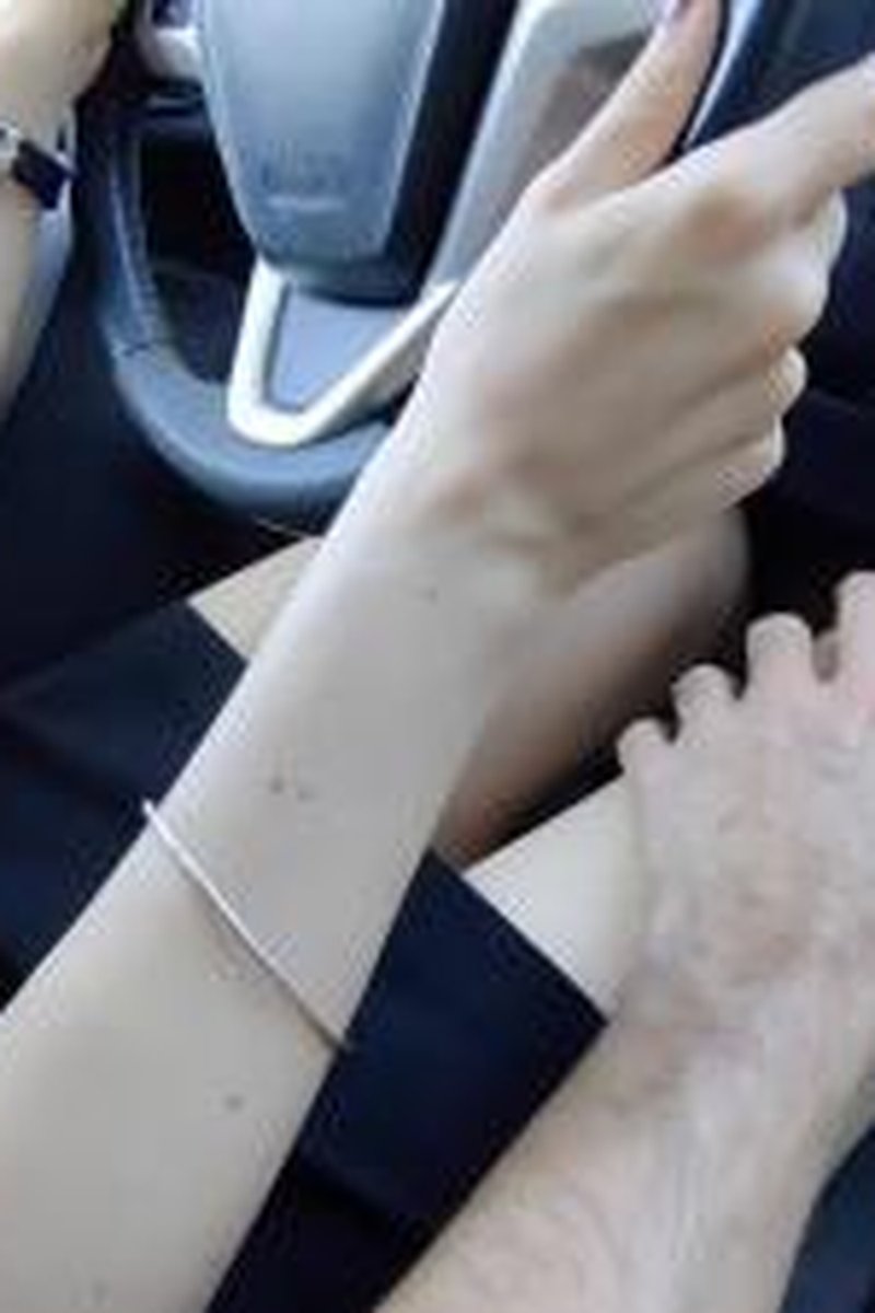 Sexy Driver - Screenshot 1 of 4 - Body Worship