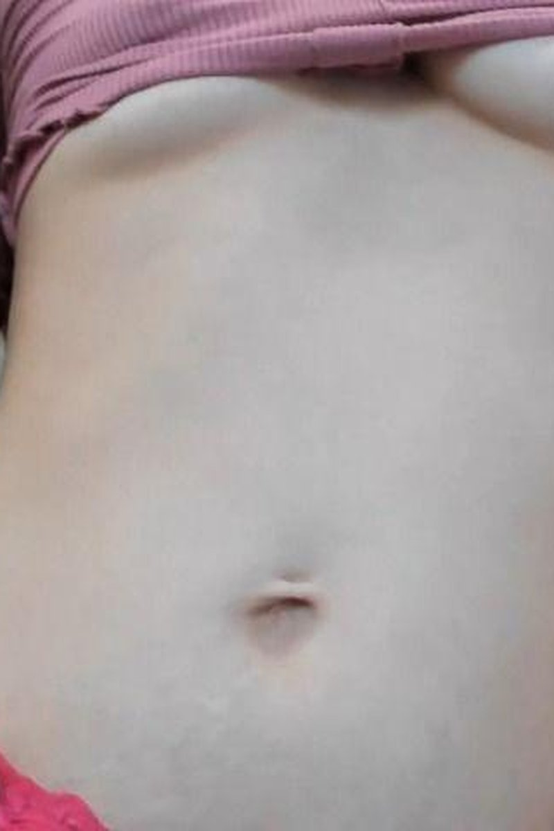 Mesmerizing Belly Button - Screenshot 1 of 4 - Belly Fetish
