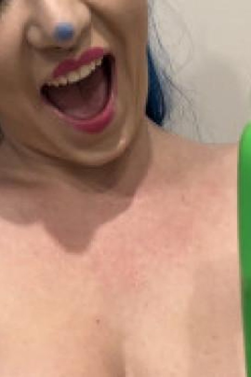 First Time Trying Slime - Screenshot 1 of 4 - Alternative Girl