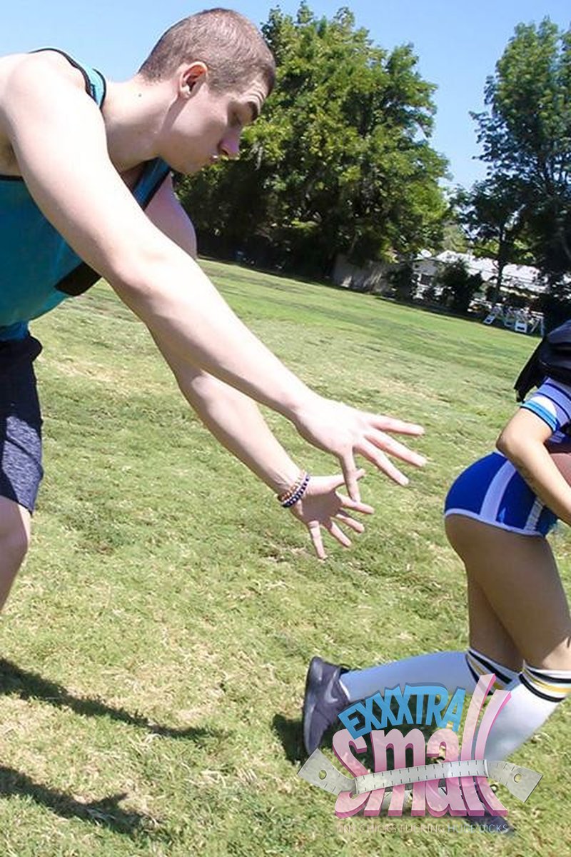 Tiny Touchdown Twat - Screenshot 1 of 4 - Average Body