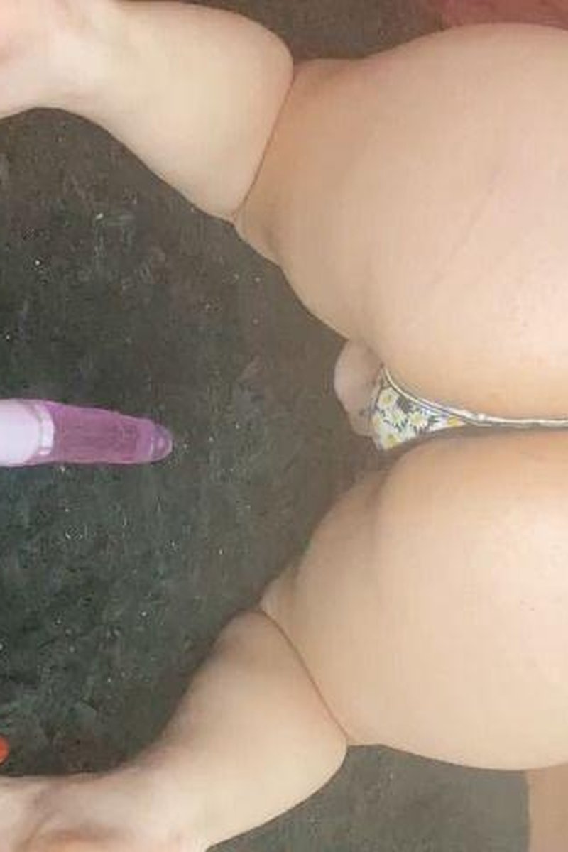 Quick Fuck Machine Orgasm - Screenshot 1 of 4 - Babes