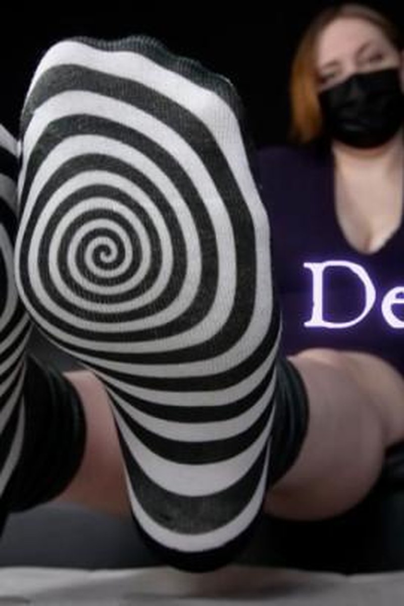 Destructive Desires - HD - Screenshot 1 of 4 - Blackmail