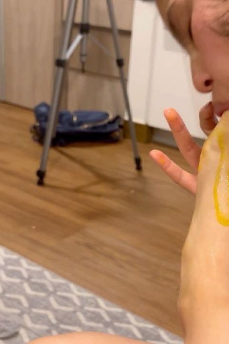 Pies Mojados Y Lesbianas Cachondas - Screenshot 1 of 4 - Feetworship