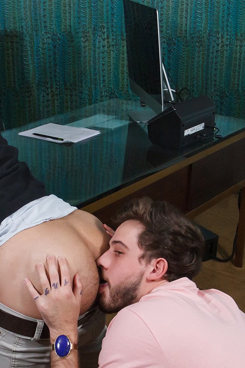 Big Dicks Take Practice - Screenshot 1 of 4 - Blake Wilder
