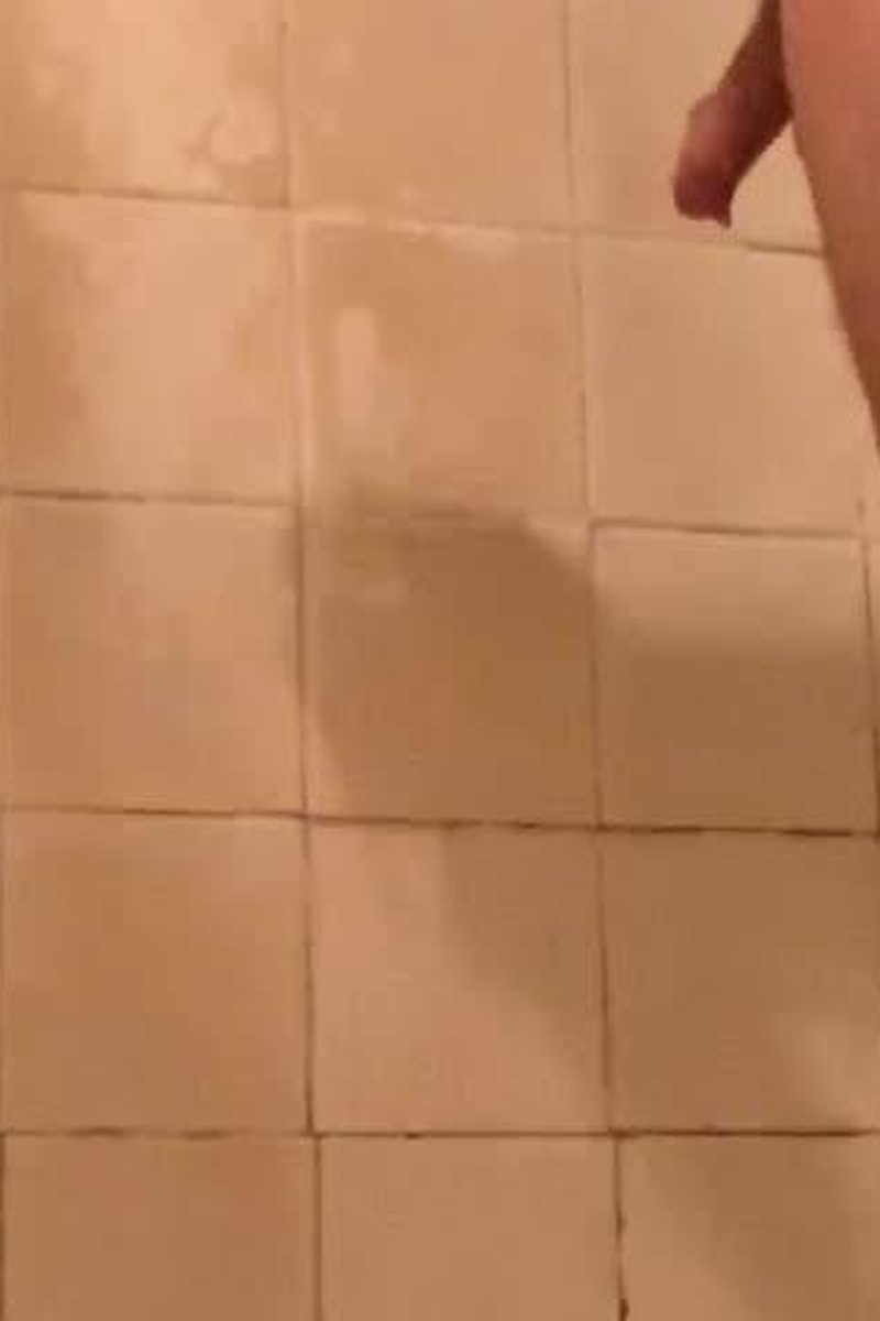 Having A Cold Shower - Screenshot 1 of 4 - Hair Pulling