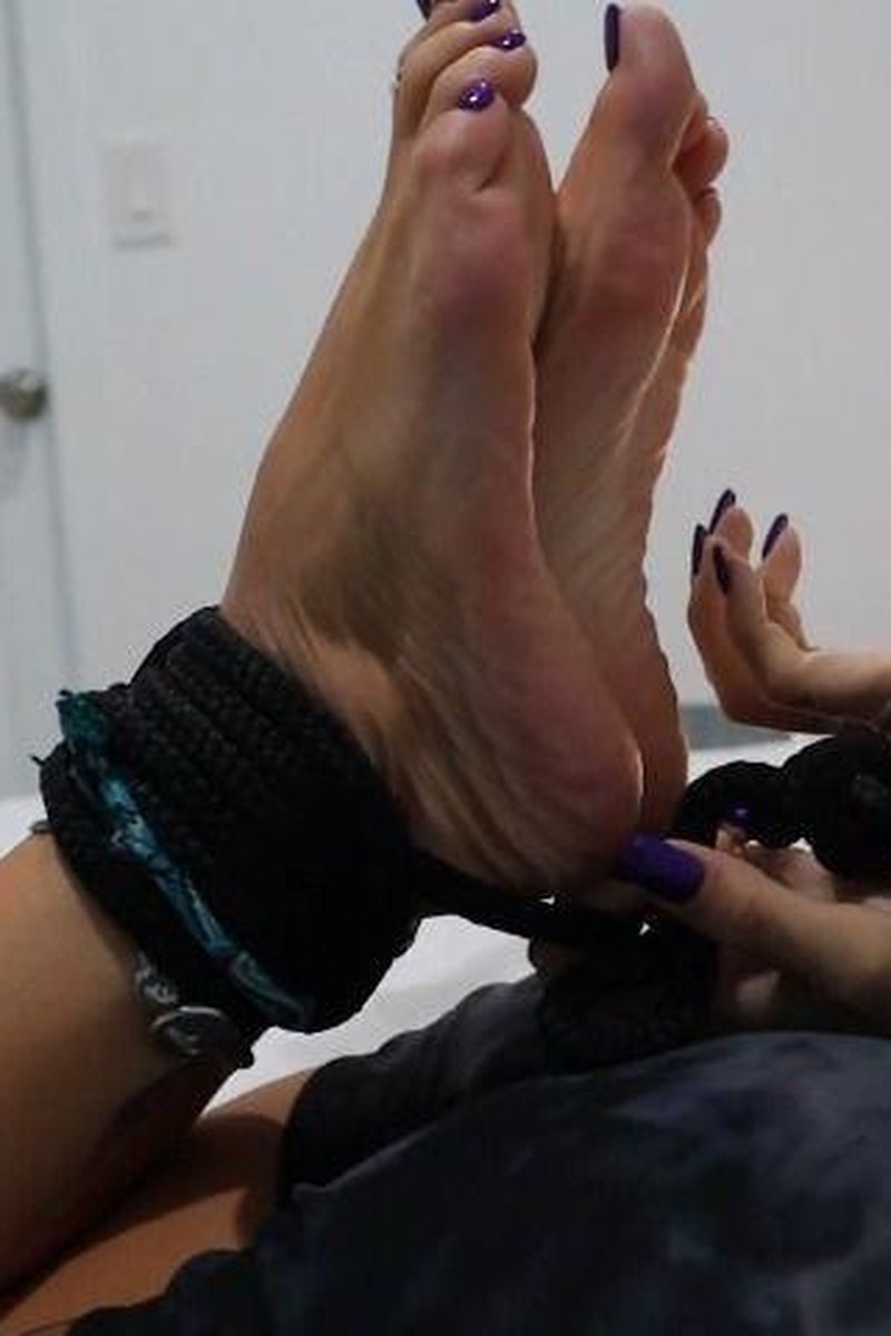 Hog Tied - Screenshot 1 of 4 - Bondage