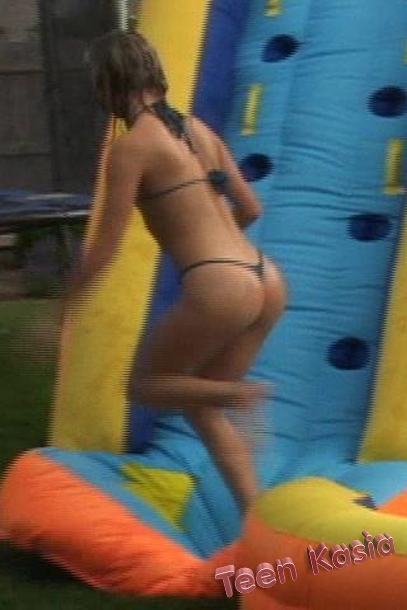 Water Slide - Screenshot 1 of 4 - Teen Kasia