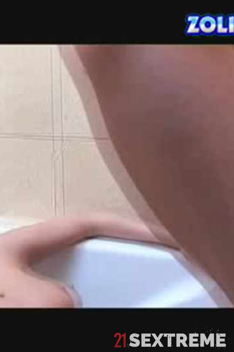 Pee with Polly - Screenshot 1 of 4 - Amateur