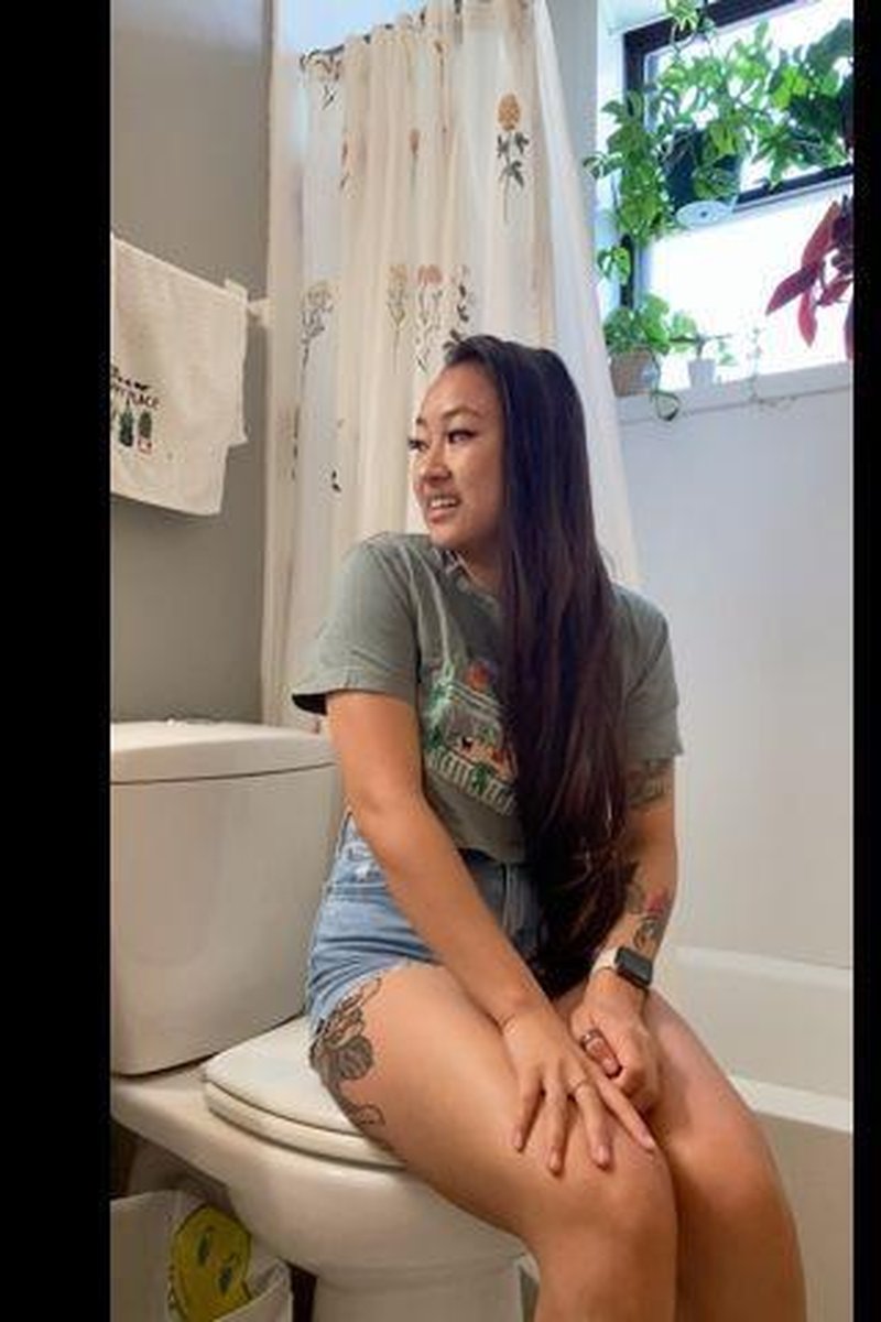 Dared To Pee - Screenshot 1 of 4 - Amateur