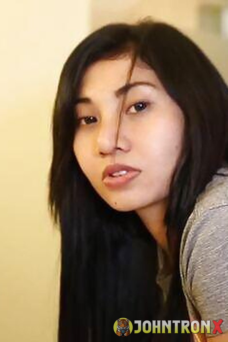 Afiqah - Screenshot 1 of 4 - Blowjob