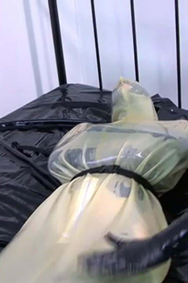 Body Bag - Screenshot 1 of 4 - Asphyxiation