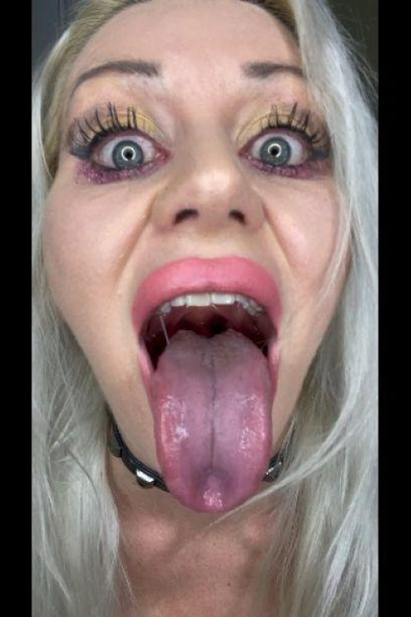 Odd Request - Screenshot 1 of 4 - Angry