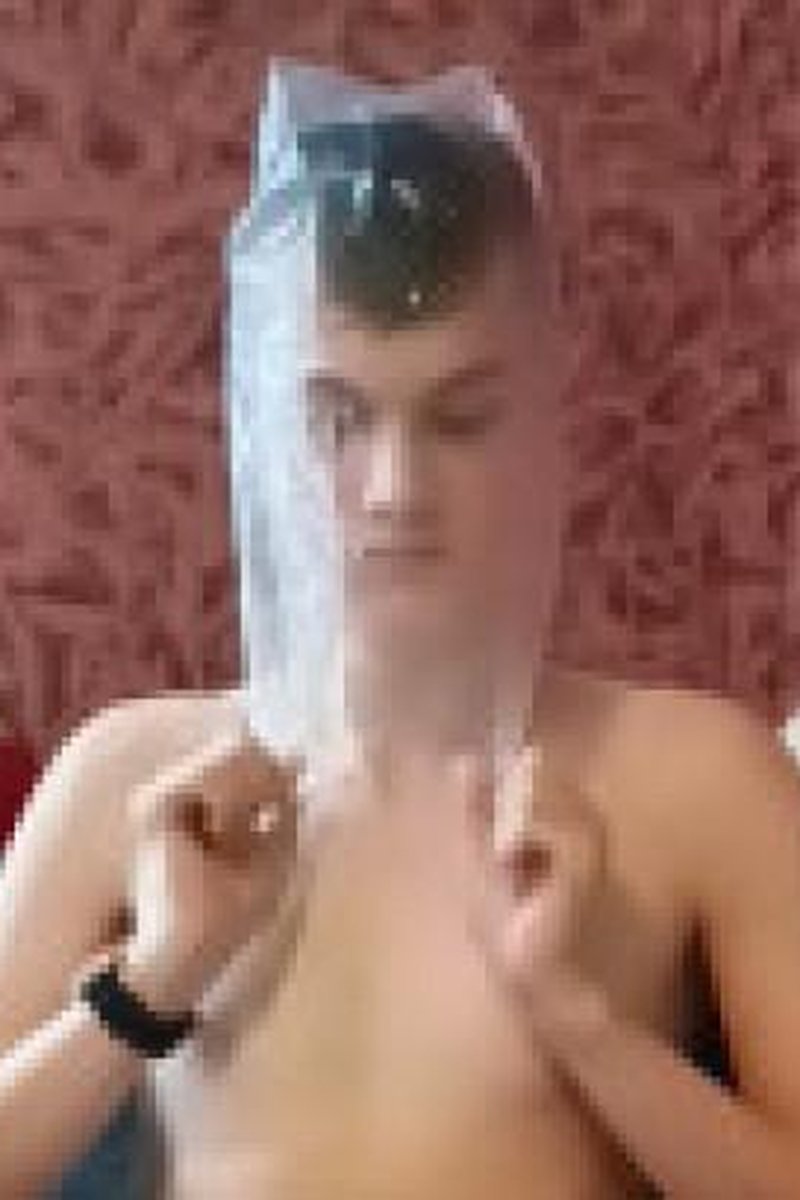 Naked Bagging - Screenshot 1 of 4 - Asphyxiation