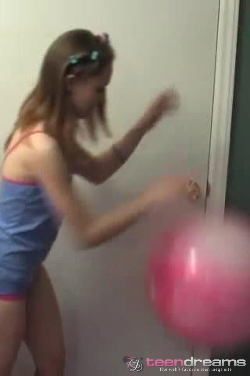 Kitty - Screenshot 1 of 4 - Teen (18-22)