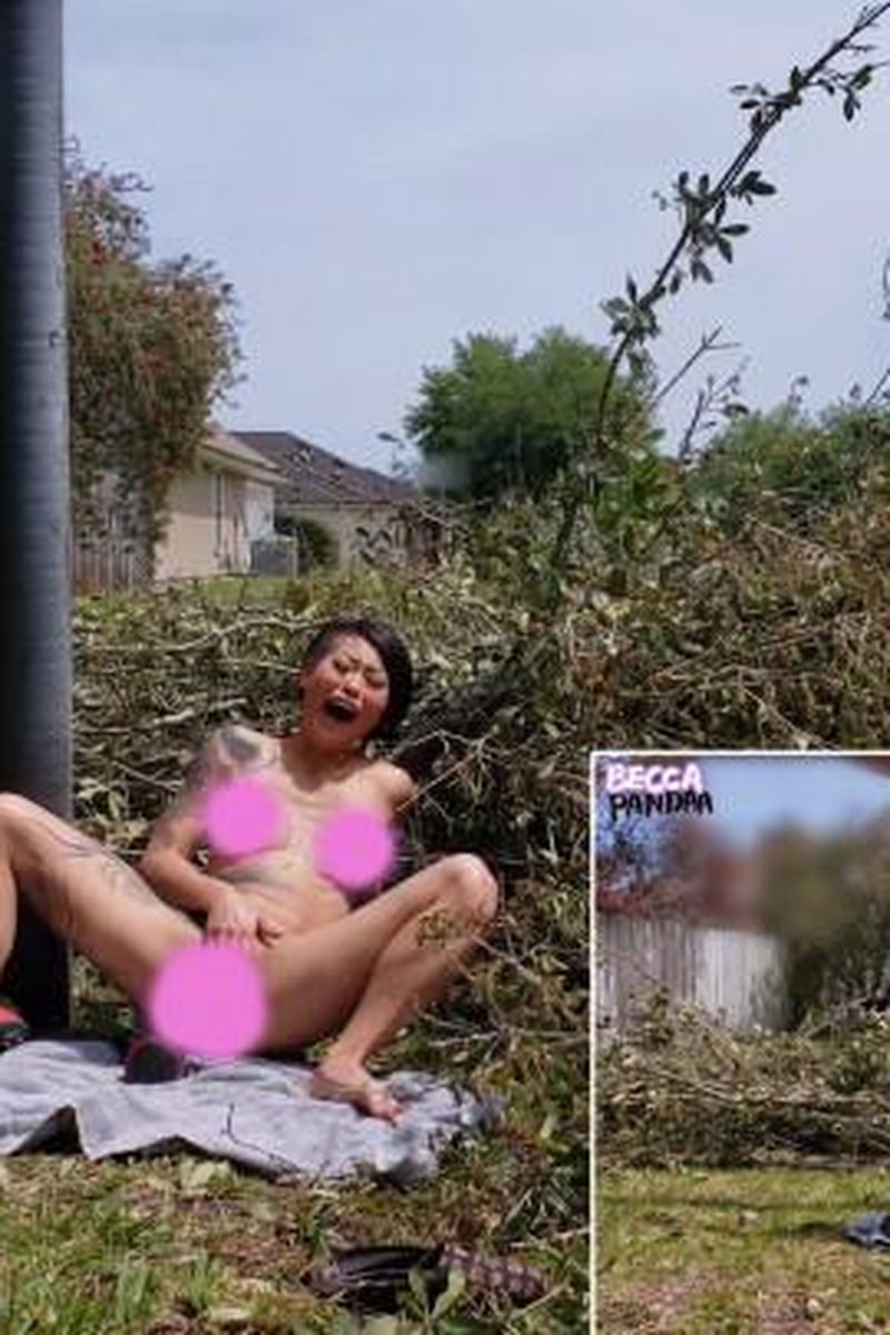 TP-manyvidsasiankoreangirl-korean-milf-public-neighborhood-squirt