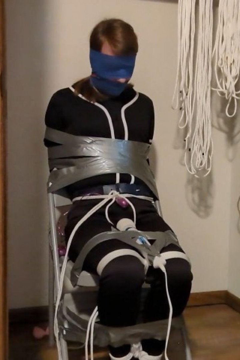 Missing The Baseball Game - Screenshot 1 of 4 - Blindfold