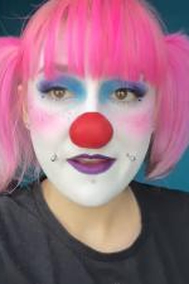 Clowngirl Makeup Tutorial - Screenshot 1 of 4 - Alternative Look