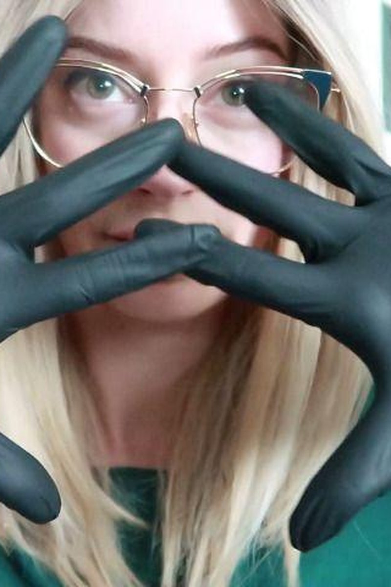 Black Gloves Touch - Screenshot 1 of 4 - Fetish