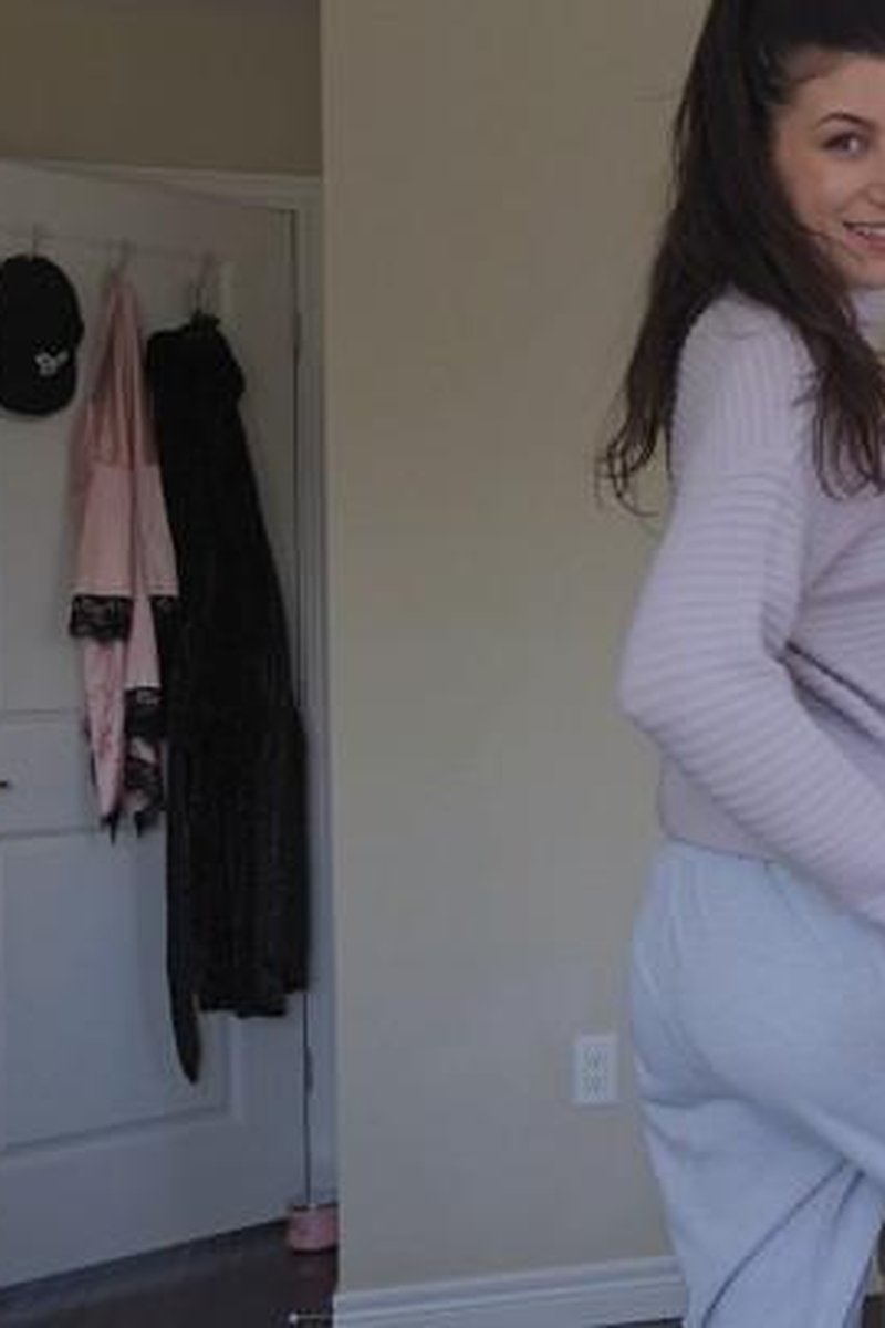 Multiple Layers Strip Down - Screenshot 1 of 4 - Big Tits