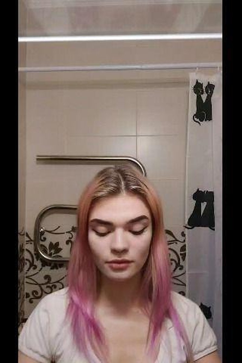 Brushing My Teeth - Screenshot 1 of 4 - Natural Tits