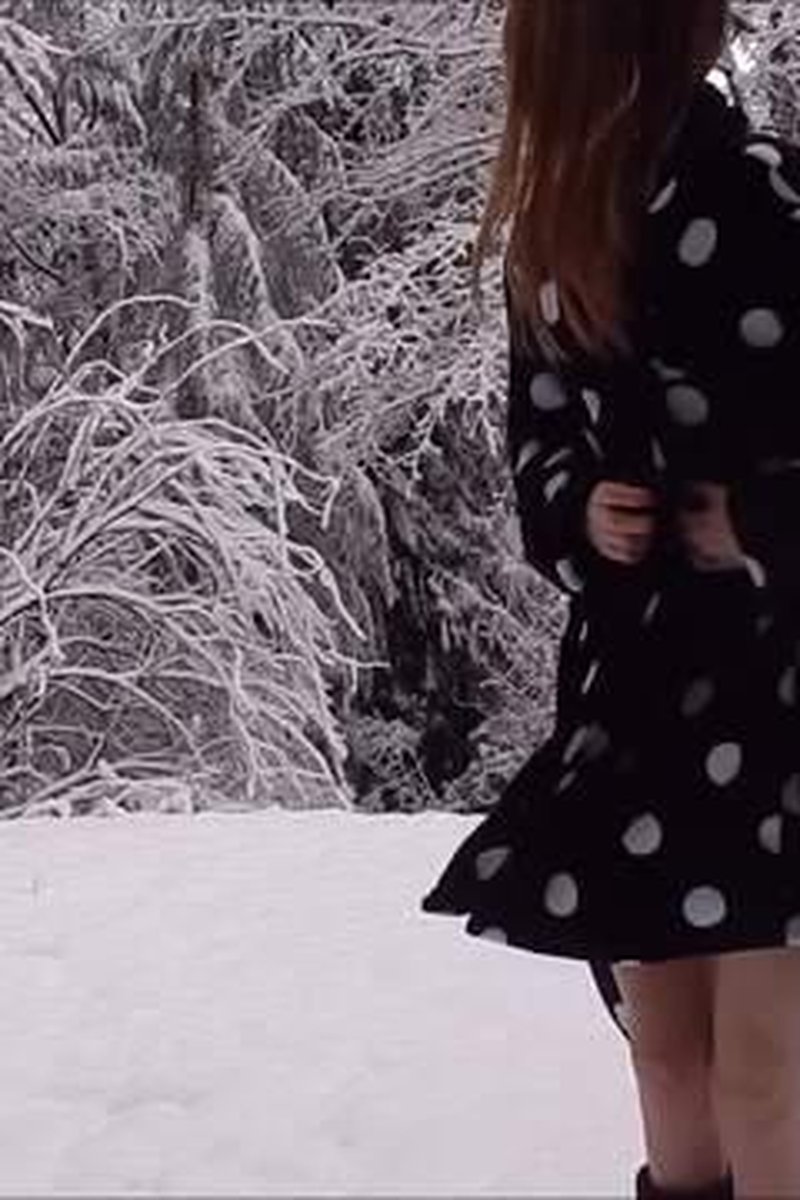Colored Snow - Screenshot 1 of 4 - Blonde Hair (Female)