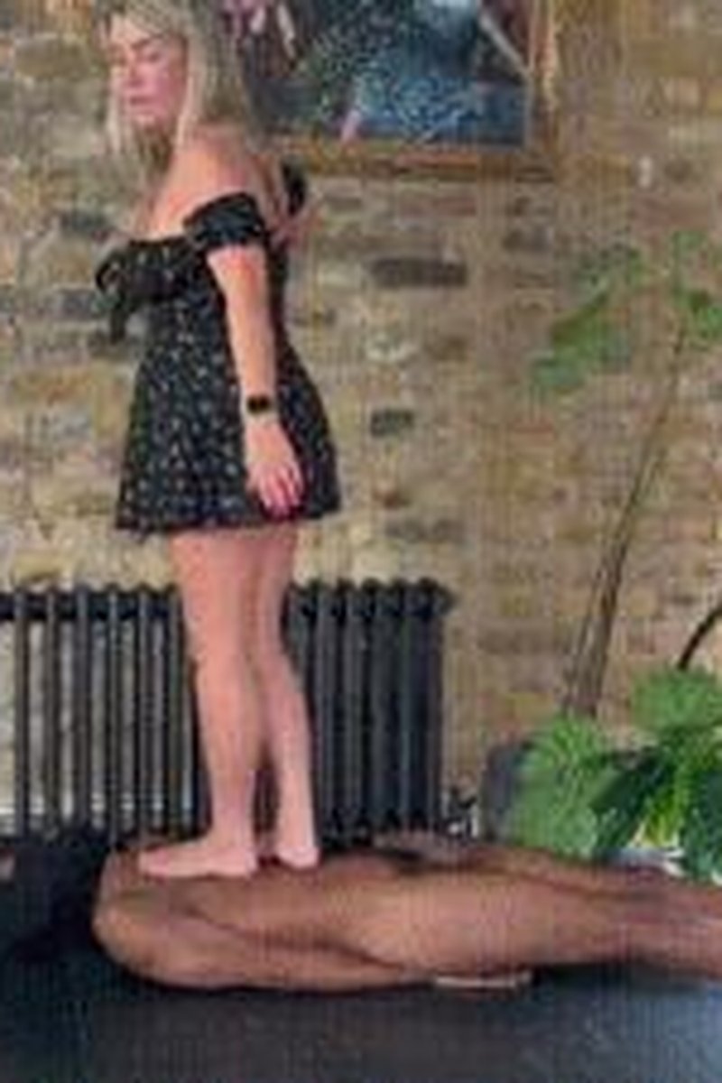 Trampling & Ball Stomping - Screenshot 1 of 4 - Cock Squeeze
