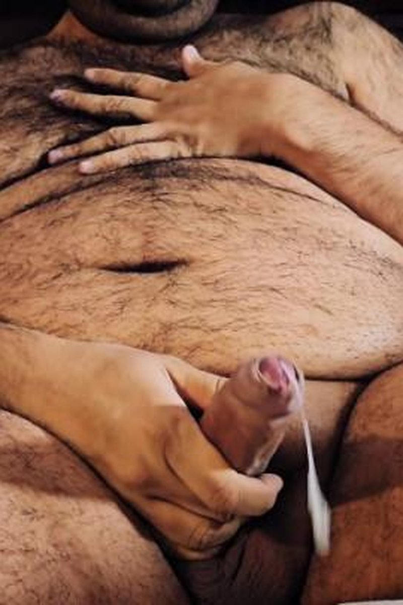 TP-manyvidsnovadesi-indian-bear-jerks-off
