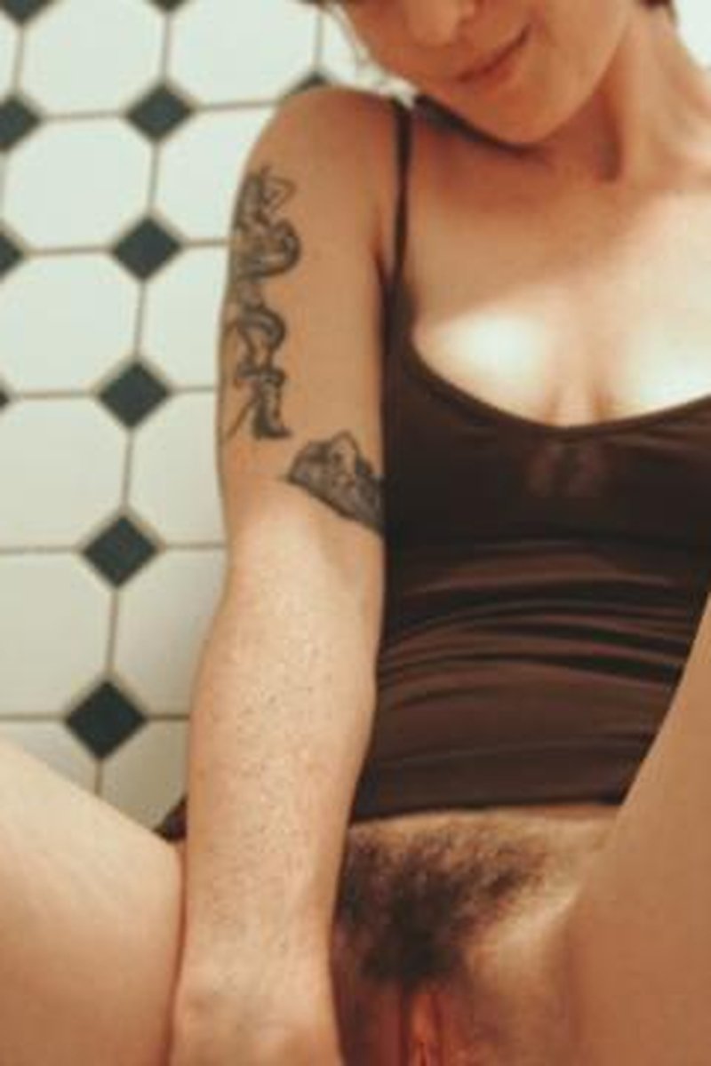 Shaving - Screenshot 1 of 4 - Amateur