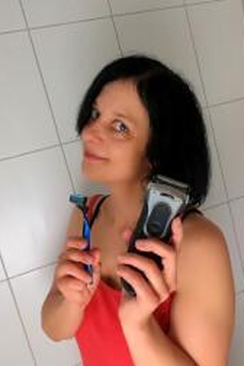 Shaving - Screenshot 1 of 4 - All Girl