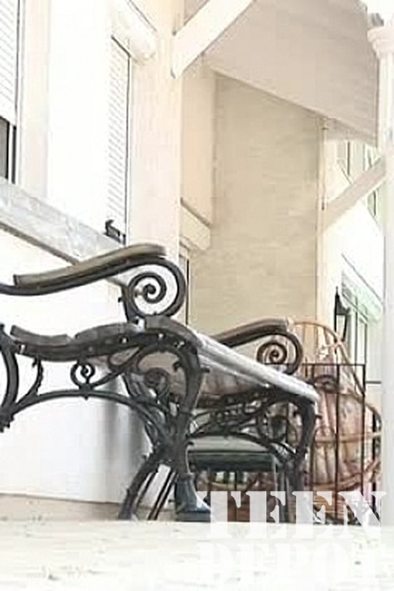 Agnes - Screenshot 1 of 4 - Teen (18-22)