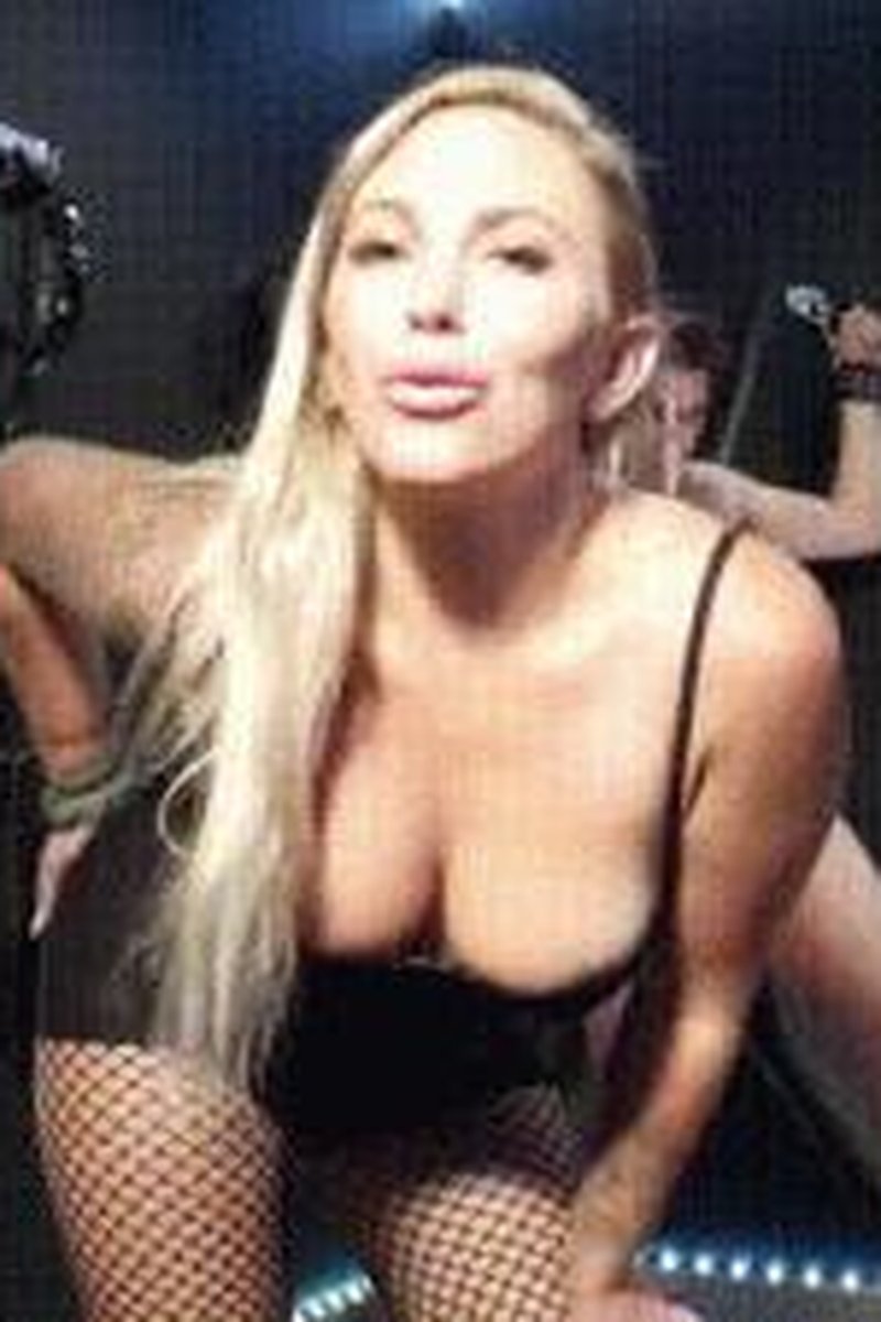 Ballbusting Warmup - Screenshot 1 of 4 - Bondage