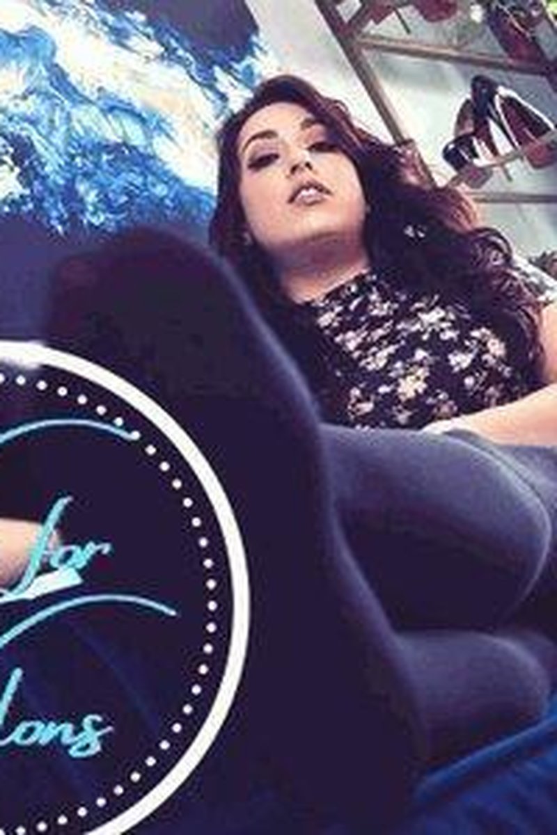 Nose For Nylons - Screenshot 1 of 4 - Ass Worship