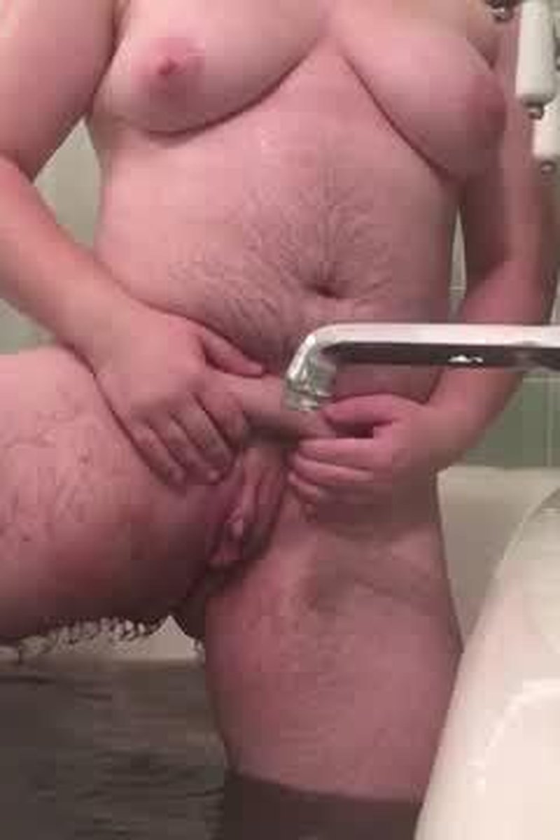 Bathtub Tease - Screenshot 1 of 4 - Amateur