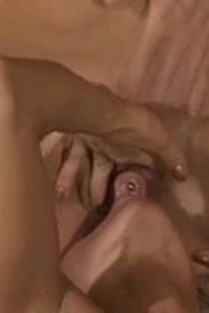 Surprise! - Screenshot 1 of 4 - Lesbian