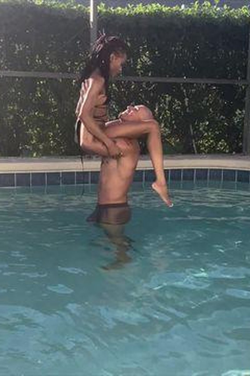 Poolside Pleasures - Screenshot 1 of 4 - Big Dick