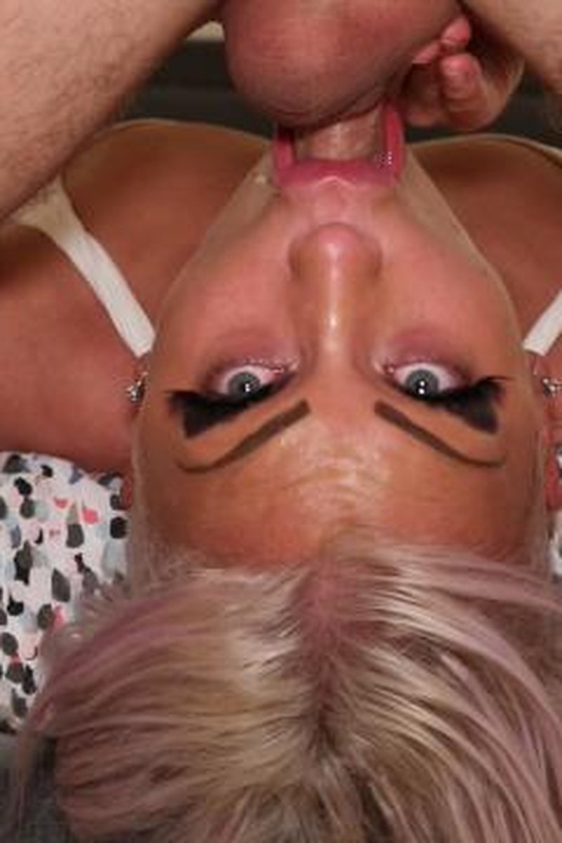 Cam - Award Winning Blowjob - Screenshot 1 of 4 - 69