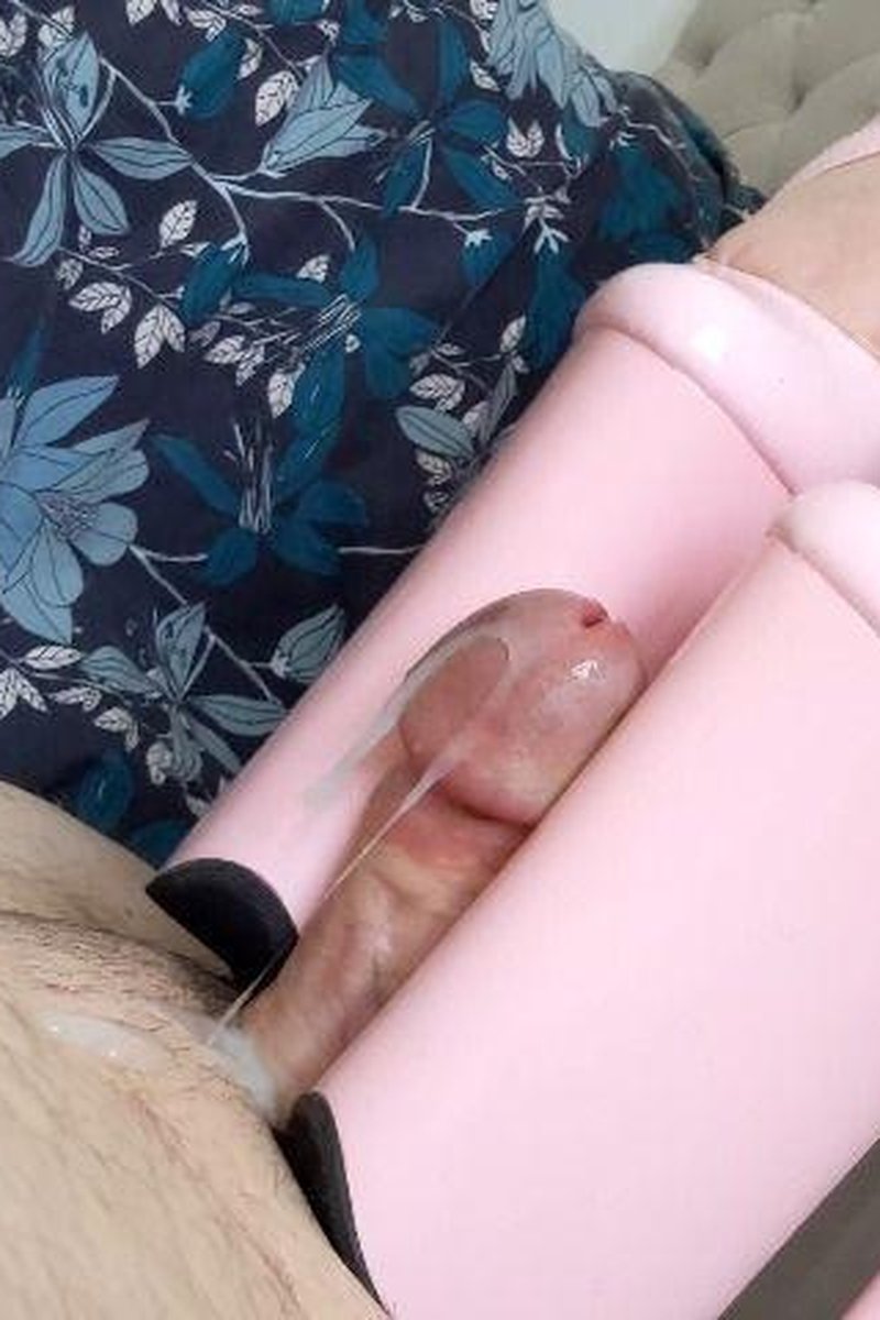 274 / Shoejob In Extreme Platform Heels - Screenshot 1 of 4 - Foot Fetish