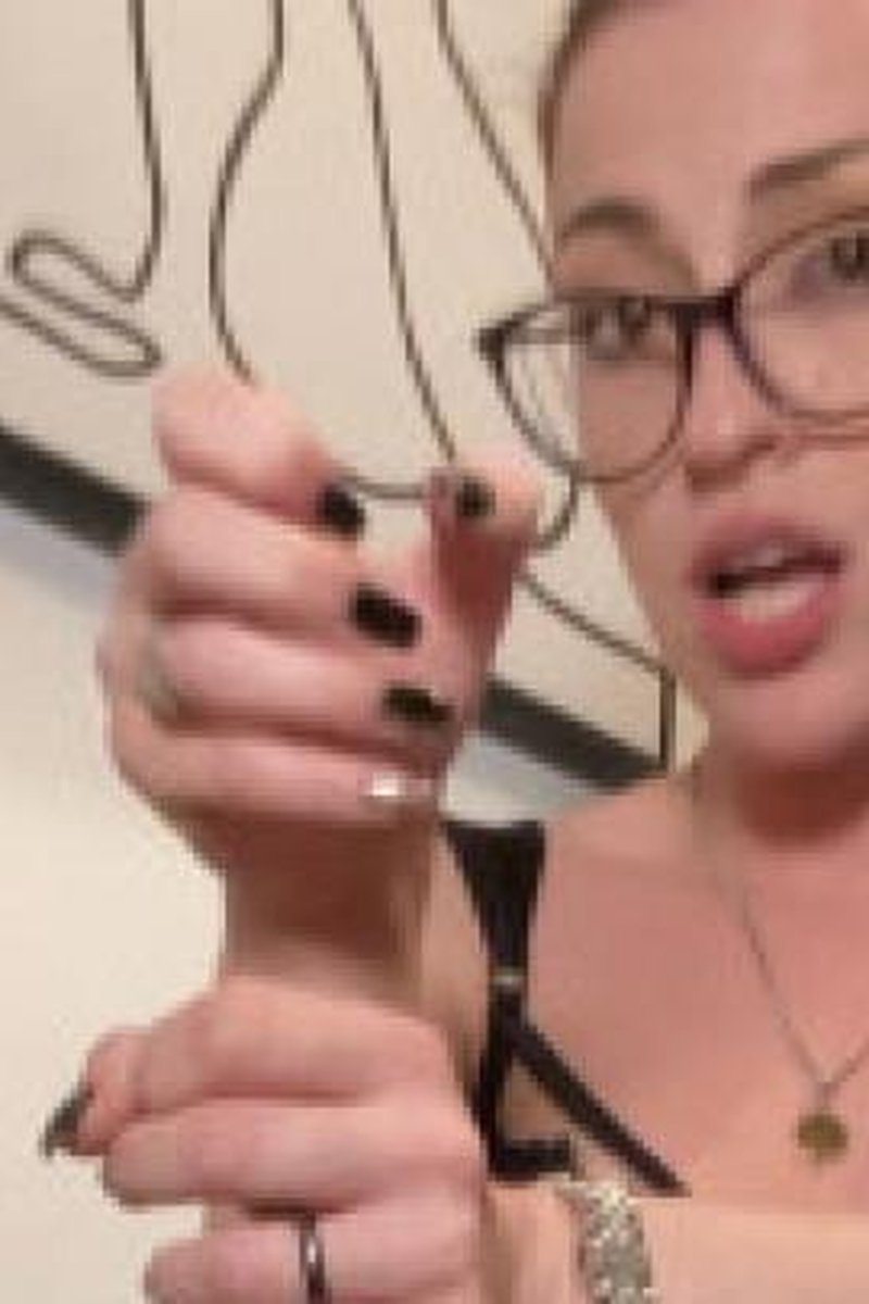 Carolina Iena - Sex Lesson N2 - Screenshot 1 of 4 - European