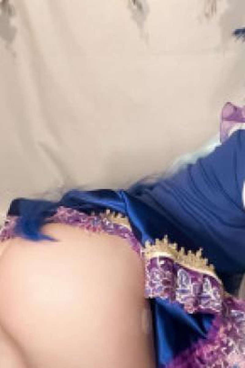 Aqua Cosplay - Screenshot 1 of 4 - Cosplay