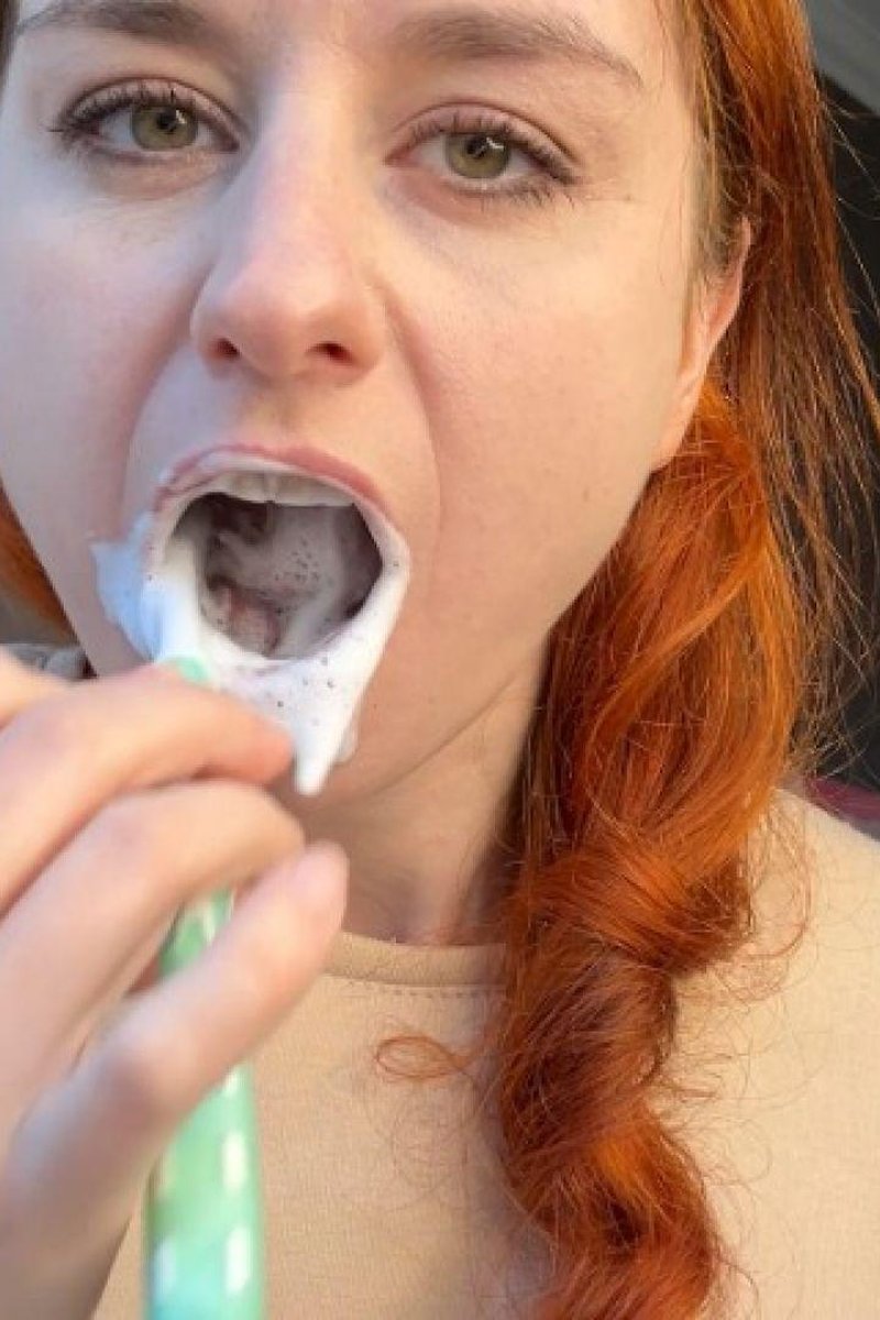 Brushing Yellow Teeth - Screenshot 1 of 4 - Mouth Fetish