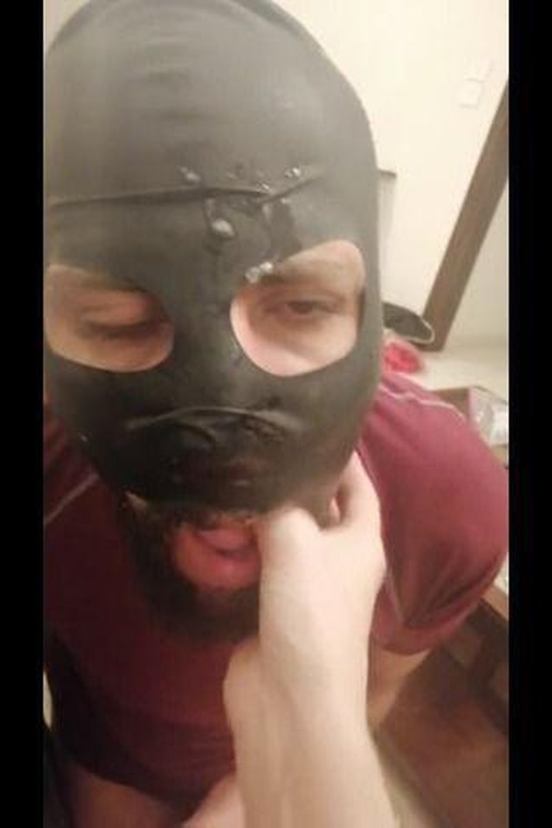 Slapping And Spitting - Screenshot 1 of 4 - Arabic