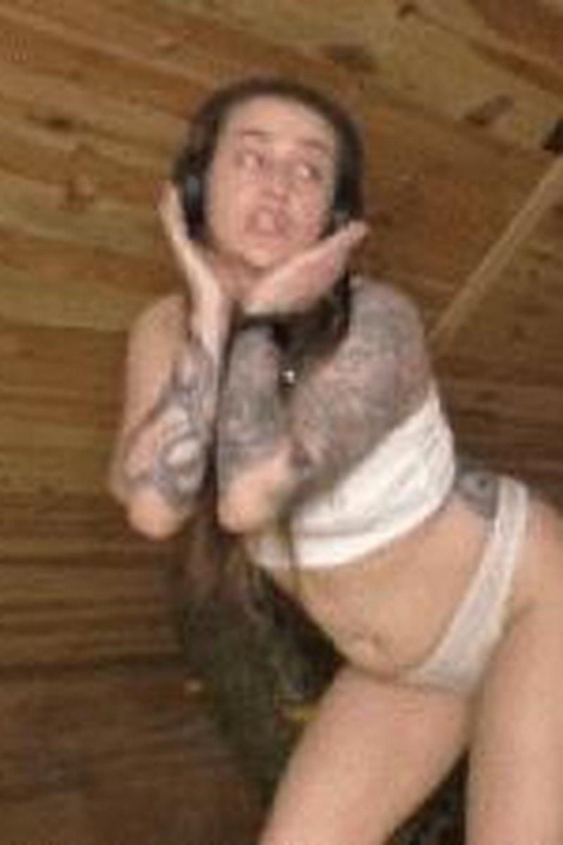 Shaking Stink - Screenshot 1 of 4 - Ass Fetish