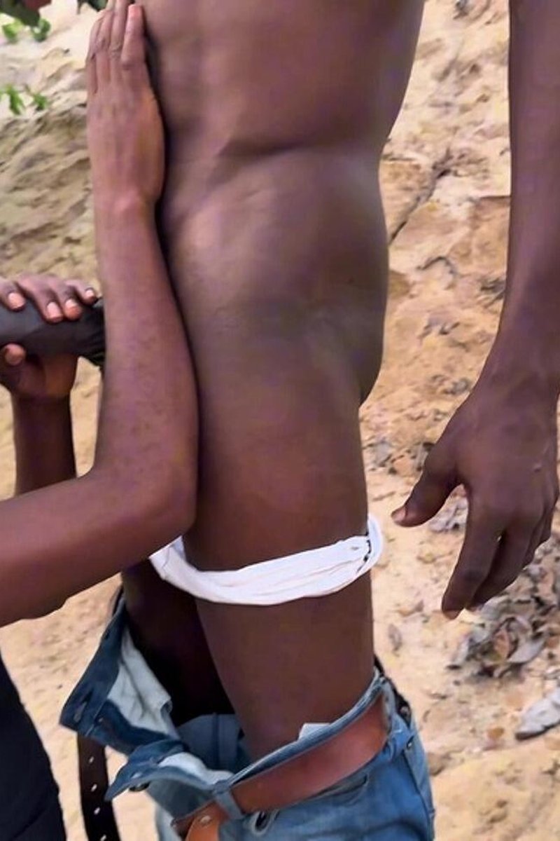 Public Fucking At The Beach - Screenshot 1 of 4 - Amateur