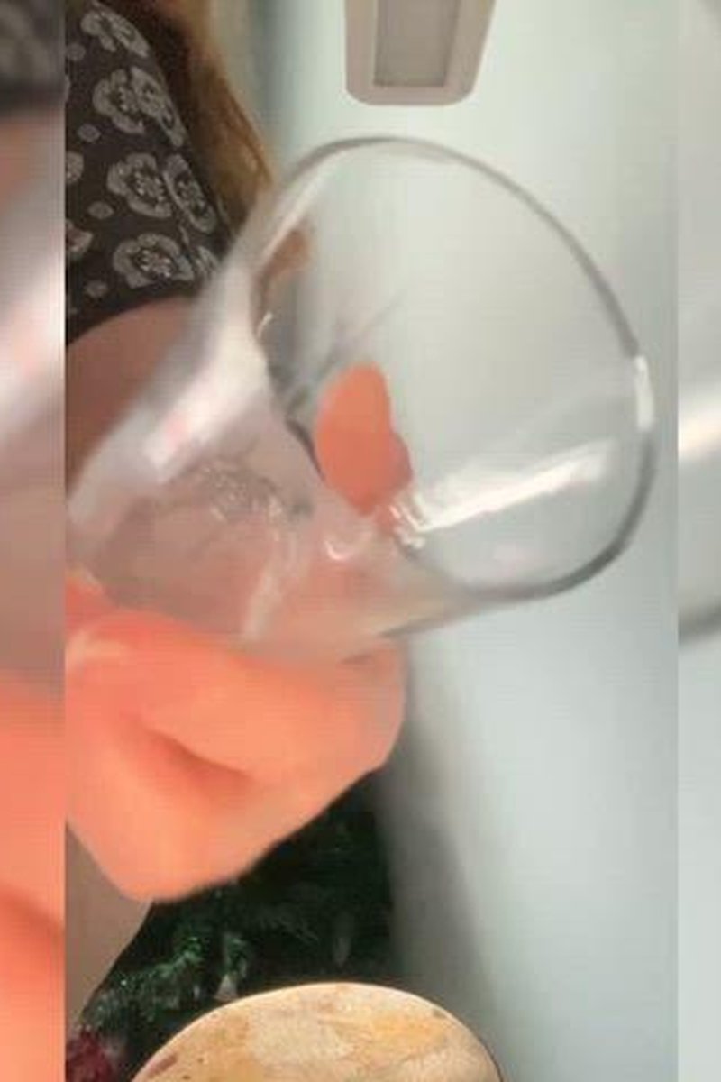 Farts - Screenshot 1 of 4 - Vikki Georgian