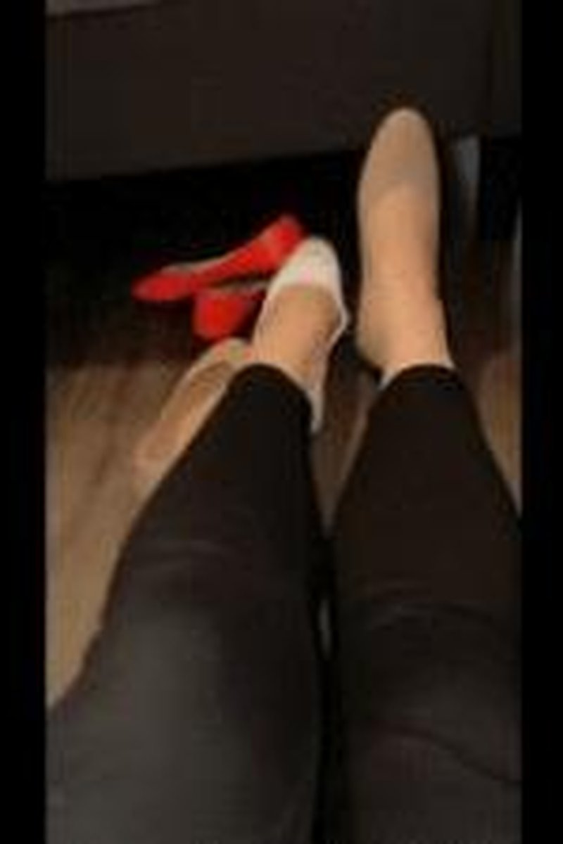 Shoe Talk - Screenshot 1 of 4 - Foot Fetish