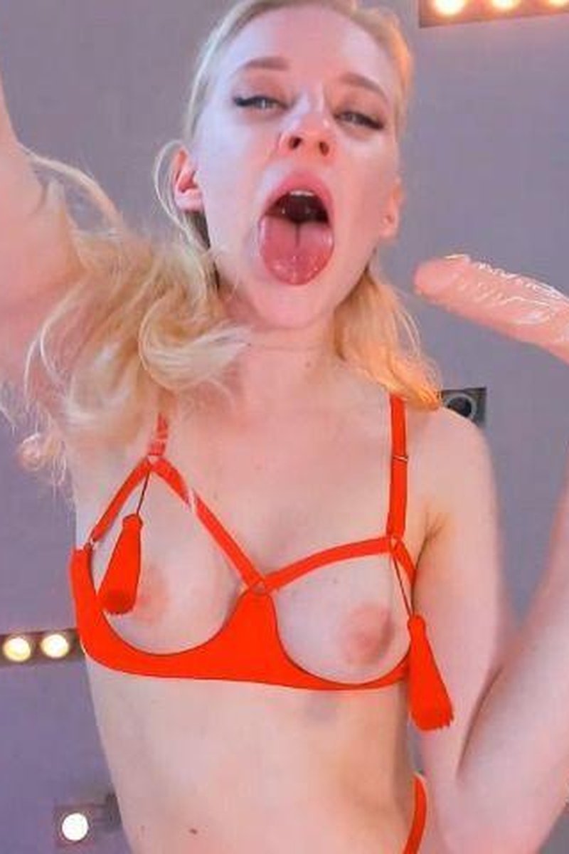 How Deep - Screenshot 1 of 4 - Blowjob